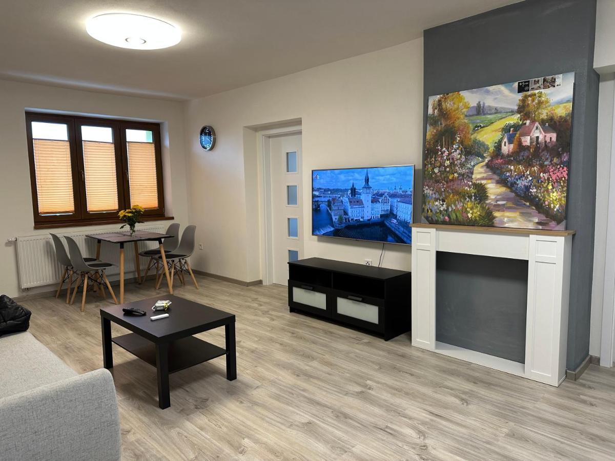 Apartment Golden Prague 78 Vestec  Buitenkant foto
