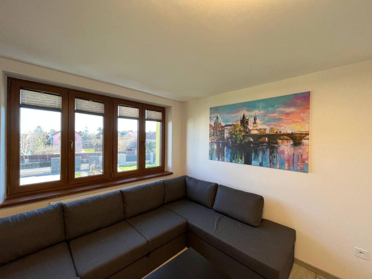 Apartment Golden Prague 78 Vestec  Buitenkant foto