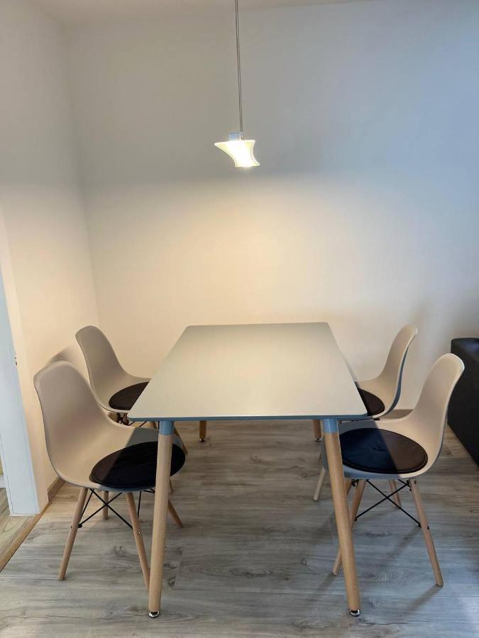 Apartment Golden Prague 78 Vestec  Buitenkant foto