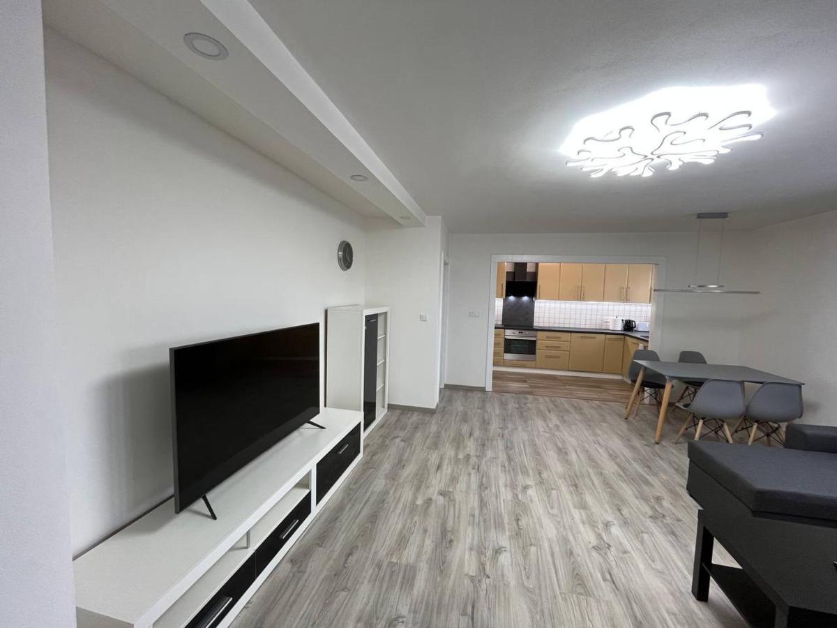 Apartment Golden Prague 78 Vestec  Buitenkant foto